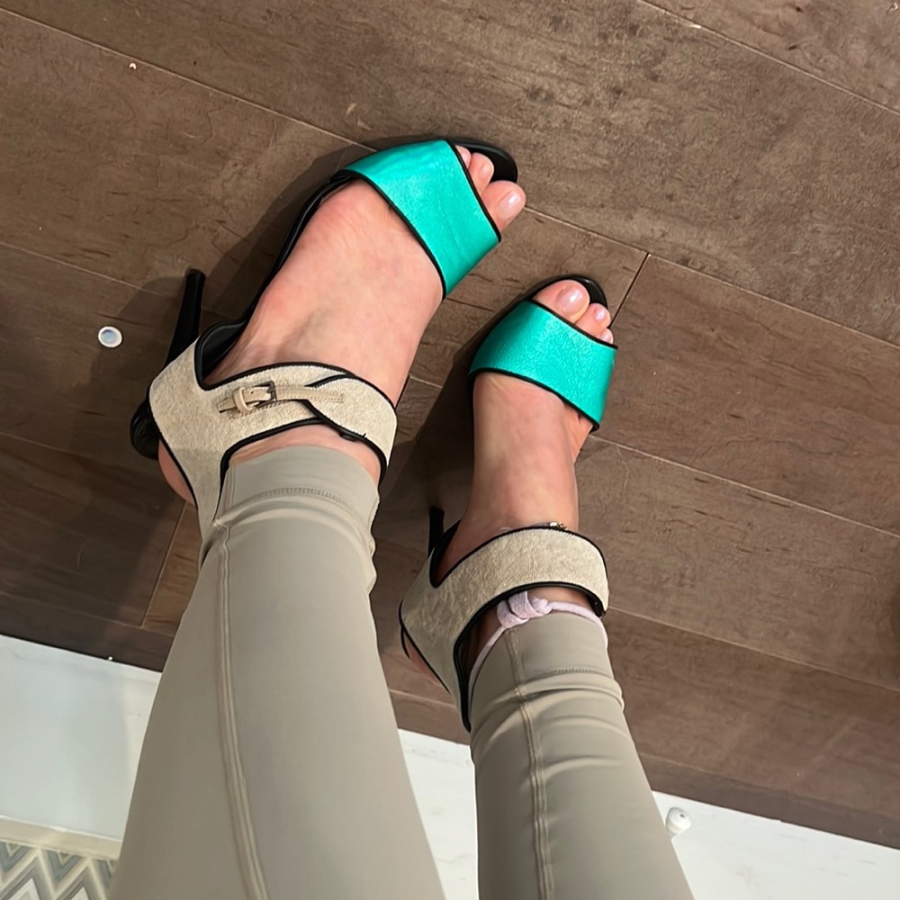 Narciso Rodriguez Off runway metallic green w linen black leather accent sandal